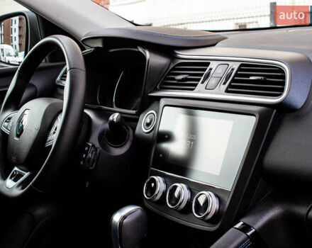 Серый Рено Kadjar, объемом двигателя 0 л и пробегом 77 тыс. км за 15900 $, фото 40 на Automoto.ua