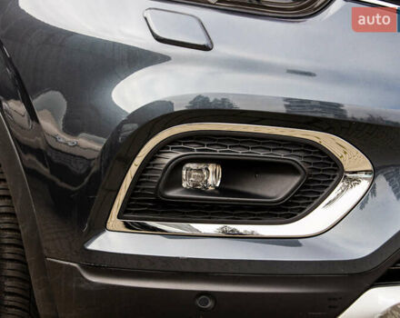 Серый Рено Kadjar, объемом двигателя 0 л и пробегом 77 тыс. км за 15900 $, фото 13 на Automoto.ua