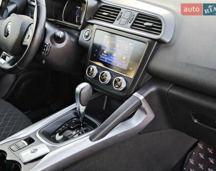 Серый Рено Kadjar, объемом двигателя 1.5 л и пробегом 153 тыс. км за 20499 $, фото 63 на Automoto.ua