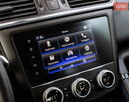 Серый Рено Kadjar, объемом двигателя 0 л и пробегом 77 тыс. км за 15900 $, фото 51 на Automoto.ua