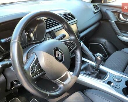 Сірий Рено Kadjar, об'ємом двигуна 1.7 л та пробігом 171 тис. км за 19900 $, фото 20 на Automoto.ua