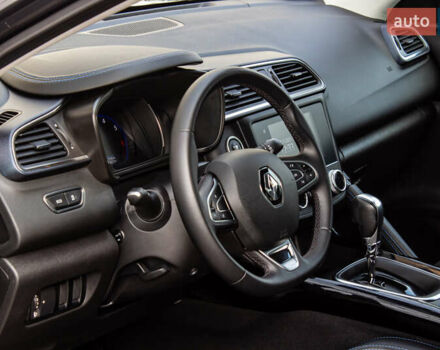 Серый Рено Kadjar, объемом двигателя 0 л и пробегом 77 тыс. км за 15900 $, фото 48 на Automoto.ua