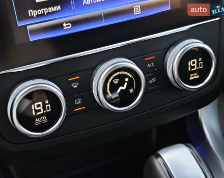 Серый Рено Kadjar, объемом двигателя 1.5 л и пробегом 153 тыс. км за 21300 $, фото 41 на Automoto.ua