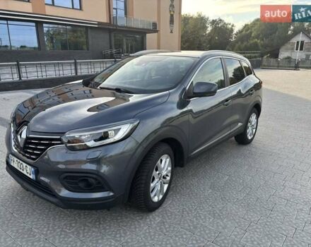 Серый Рено Kadjar, объемом двигателя 1.5 л и пробегом 144 тыс. км за 18500 $, фото 4 на Automoto.ua