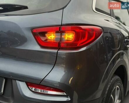 Серый Рено Kadjar, объемом двигателя 1.46 л и пробегом 362 тыс. км за 13900 $, фото 12 на Automoto.ua