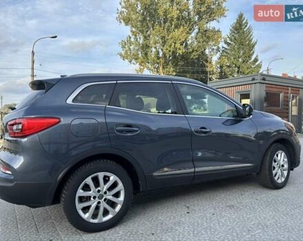 Серый Рено Kadjar, объемом двигателя 1.5 л и пробегом 144 тыс. км за 18500 $, фото 3 на Automoto.ua