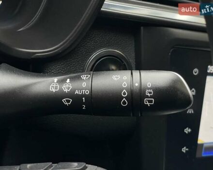 Серый Рено Kadjar, объемом двигателя 1.5 л и пробегом 147 тыс. км за 19999 $, фото 45 на Automoto.ua