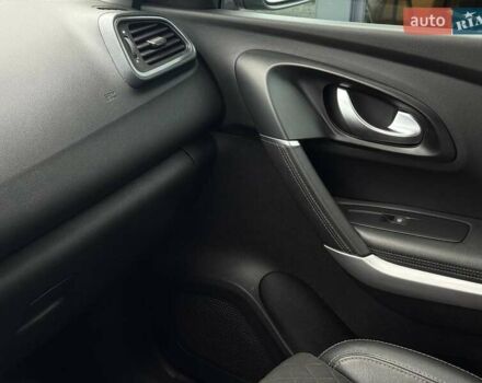 Серый Рено Kadjar, объемом двигателя 1.46 л и пробегом 362 тыс. км за 13900 $, фото 35 на Automoto.ua
