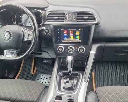Серый Рено Kadjar, объемом двигателя 1.5 л и пробегом 139 тыс. км за 18950 $, фото 108 на Automoto.ua