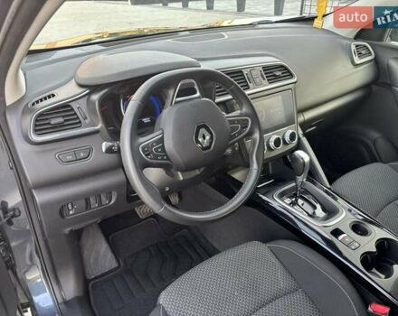 Серый Рено Kadjar, объемом двигателя 1.5 л и пробегом 144 тыс. км за 18500 $, фото 2 на Automoto.ua