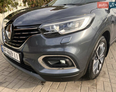 Серый Рено Kadjar, объемом двигателя 1.6 л и пробегом 52 тыс. км за 21500 $, фото 4 на Automoto.ua