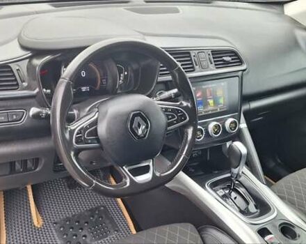 Серый Рено Kadjar, объемом двигателя 1.5 л и пробегом 139 тыс. км за 18950 $, фото 64 на Automoto.ua