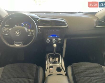 Серый Рено Kadjar, объемом двигателя 1.3 л и пробегом 77 тыс. км за 15800 $, фото 3 на Automoto.ua
