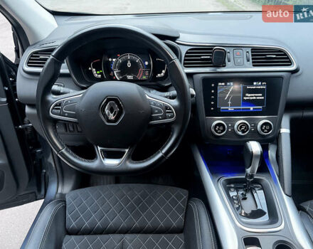 Серый Рено Kadjar, объемом двигателя 1.46 л и пробегом 58 тыс. км за 22500 $, фото 10 на Automoto.ua