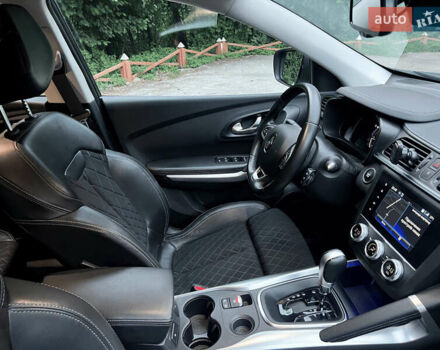 Серый Рено Kadjar, объемом двигателя 1.46 л и пробегом 58 тыс. км за 22500 $, фото 12 на Automoto.ua