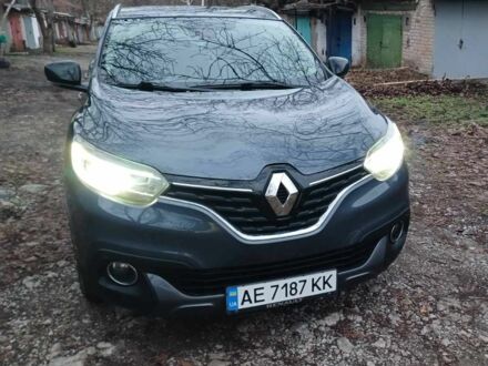 Серый Рено Kadjar, объемом двигателя 6 л и пробегом 186 тыс. км за 16400 $, фото 1 на Automoto.ua