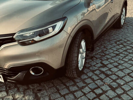 Рено Kadjar 2016 в Кельменцах на Automoto.ua Серый Рено Kadjar, объемом двигателя 1.46 л и пробегом 299 тыс. км за 13700 $, фото 1 на Automoto.ua