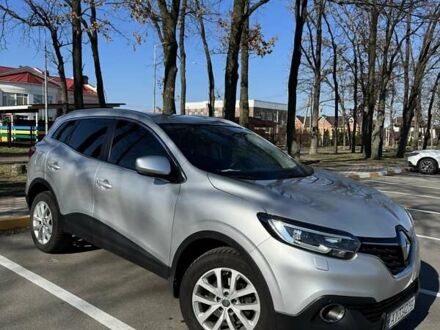 Рено Kadjar 2016 в Киеве на Automoto.ua Серый Рено Kadjar, объемом двигателя 1.46 л и пробегом 121 тыс. км за 16999 $, фото 1 на Automoto.ua