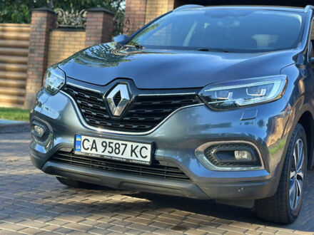 Серый Рено Kadjar, объемом двигателя 1.46 л и пробегом 147 тыс. км за 19200 $, фото 1 на Automoto.ua