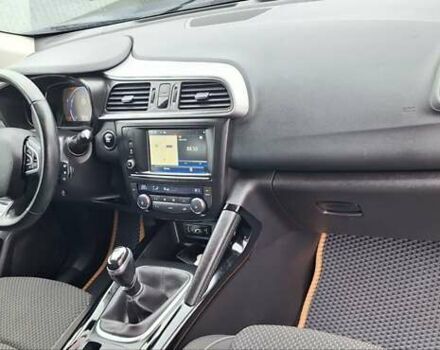 Синий Рено Kadjar, объемом двигателя 1.5 л и пробегом 188 тыс. км за 15500 $, фото 73 на Automoto.ua
