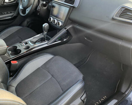 Синий Рено Kadjar, объемом двигателя 1.3 л и пробегом 77 тыс. км за 16650 $, фото 13 на Automoto.ua