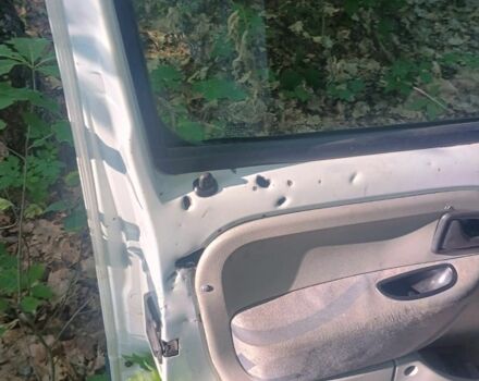 Белый Рено Кенгу Экспресс, объемом двигателя 1.5 л и пробегом 300 тыс. км за 1800 $, фото 6 на Automoto.ua