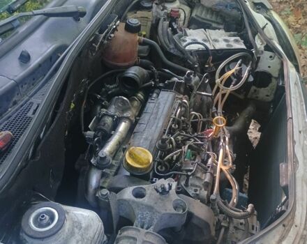 Белый Рено Кенгу Экспресс, объемом двигателя 1.5 л и пробегом 300 тыс. км за 1800 $, фото 5 на Automoto.ua