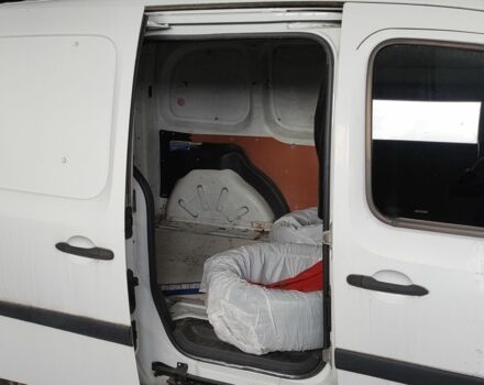 Белый Рено Кенгу Экспресс, объемом двигателя 1.5 л и пробегом 230 тыс. км за 4000 $, фото 3 на Automoto.ua