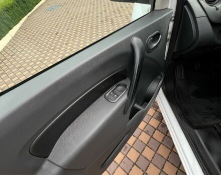 Белый Рено Кенгу Экспресс, объемом двигателя 1.4 л и пробегом 300 тыс. км за 4300 $, фото 12 на Automoto.ua