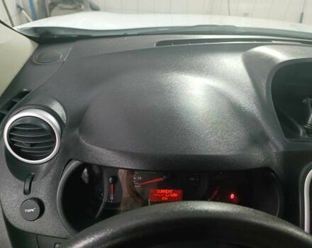 Белый Рено Кенгу Экспресс, объемом двигателя 1.5 л и пробегом 109 тыс. км за 9700 $, фото 20 на Automoto.ua