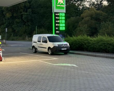 Білий Рено Кєнгу Експресс, об'ємом двигуна 1.5 л та пробігом 158 тис. км за 8000 $, фото 4 на Automoto.ua