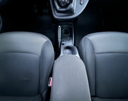 Белый Рено Кенгу Экспресс, объемом двигателя 1.5 л и пробегом 270 тыс. км за 10799 $, фото 14 на Automoto.ua