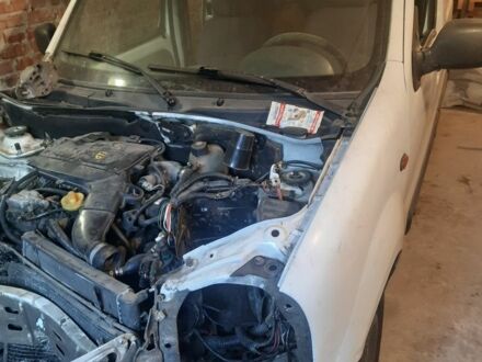 Рено Кенгу Экспресс 2002 в Чернигове на Automoto.ua Белый Рено Кенгу Экспресс, объемом двигателя 0 л и пробегом 300 тыс. км за 1200 $, фото 1 на Automoto.ua