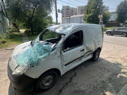 Рено Кенгу Экспресс 2008 в Харькове на Automoto.ua Белый Рено Кенгу Экспресс, объемом двигателя 1.5 л и пробегом 250 тыс. км за 1500 $, фото 1 на Automoto.ua