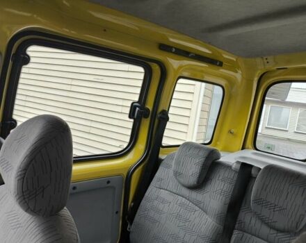 Желтый Рено Кенгу Экспресс, объемом двигателя 1.5 л и пробегом 225 тыс. км за 1886 $, фото 9 на Automoto.ua