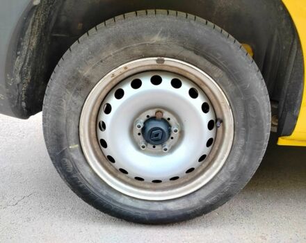 Желтый Рено Кенгу Экспресс, объемом двигателя 0 л и пробегом 20 тыс. км за 9300 $, фото 4 на Automoto.ua