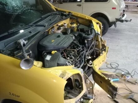 Желтый Рено Кенгу Экспресс, объемом двигателя 1.9 л и пробегом 300 тыс. км за 1000 $, фото 1 на Automoto.ua