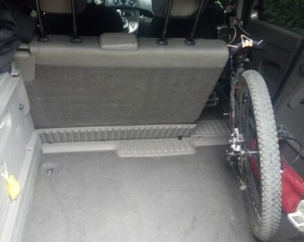 Серый Рено Кенгу Экспресс, объемом двигателя 0 л и пробегом 375 тыс. км за 135000 $, фото 5 на Automoto.ua