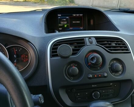 Серый Рено Кенгу Экспресс, объемом двигателя 1.5 л и пробегом 70 тыс. км за 14000 $, фото 5 на Automoto.ua