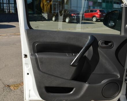 Белый Рено Кенгу, объемом двигателя 1.5 л и пробегом 202 тыс. км за 6490 $, фото 8 на Automoto.ua