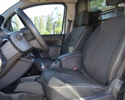 Белый Рено Кенгу, объемом двигателя 1.5 л и пробегом 202 тыс. км за 6490 $, фото 9 на Automoto.ua