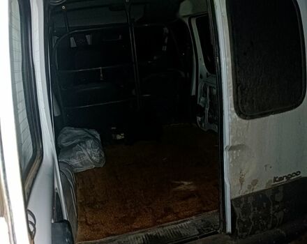 Белый Рено Кенгу, объемом двигателя 1.1 л и пробегом 200 тыс. км за 2400 $, фото 5 на Automoto.ua