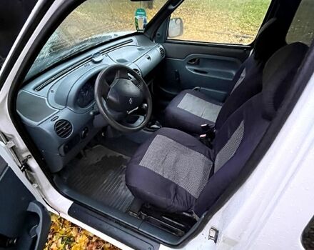 Белый Рено Кенгу, объемом двигателя 1.9 л и пробегом 500 тыс. км за 2600 $, фото 12 на Automoto.ua