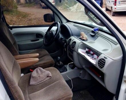 Белый Рено Кенгу, объемом двигателя 1.4 л и пробегом 478 тыс. км за 1400 $, фото 3 на Automoto.ua