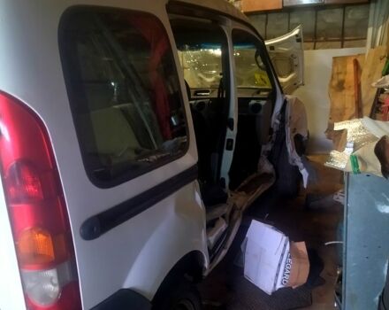 Білий Рено Кєнгу, об'ємом двигуна 1.5 л та пробігом 200 тис. км за 1400 $, фото 3 на Automoto.ua