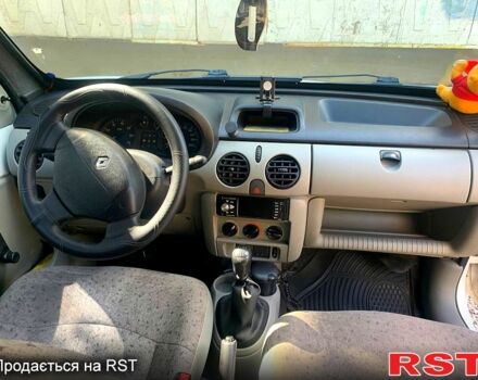 Белый Рено Кенгу, объемом двигателя 1.5 л и пробегом 225 тыс. км за 4300 $, фото 5 на Automoto.ua
