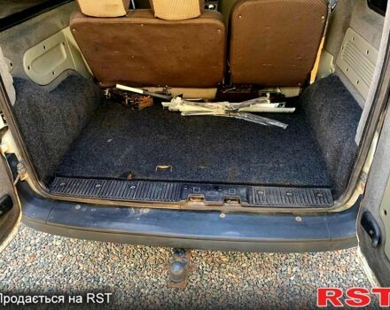 Белый Рено Кенгу, объемом двигателя 1.5 л и пробегом 225 тыс. км за 4300 $, фото 6 на Automoto.ua