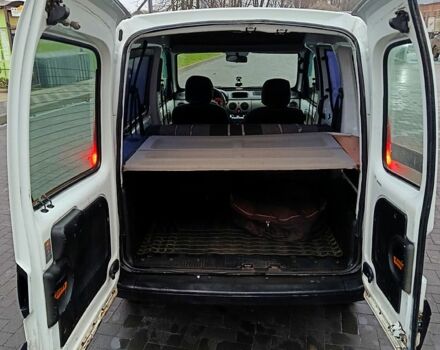 Белый Рено Кенгу, объемом двигателя 1.4 л и пробегом 344 тыс. км за 3999 $, фото 3 на Automoto.ua