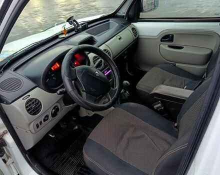 Белый Рено Кенгу, объемом двигателя 1.4 л и пробегом 344 тыс. км за 3999 $, фото 7 на Automoto.ua