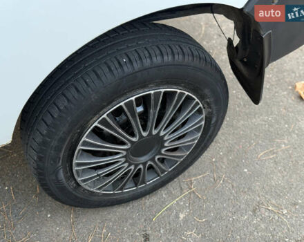 Белый Рено Кенгу, объемом двигателя 1.5 л и пробегом 303 тыс. км за 2300 $, фото 8 на Automoto.ua